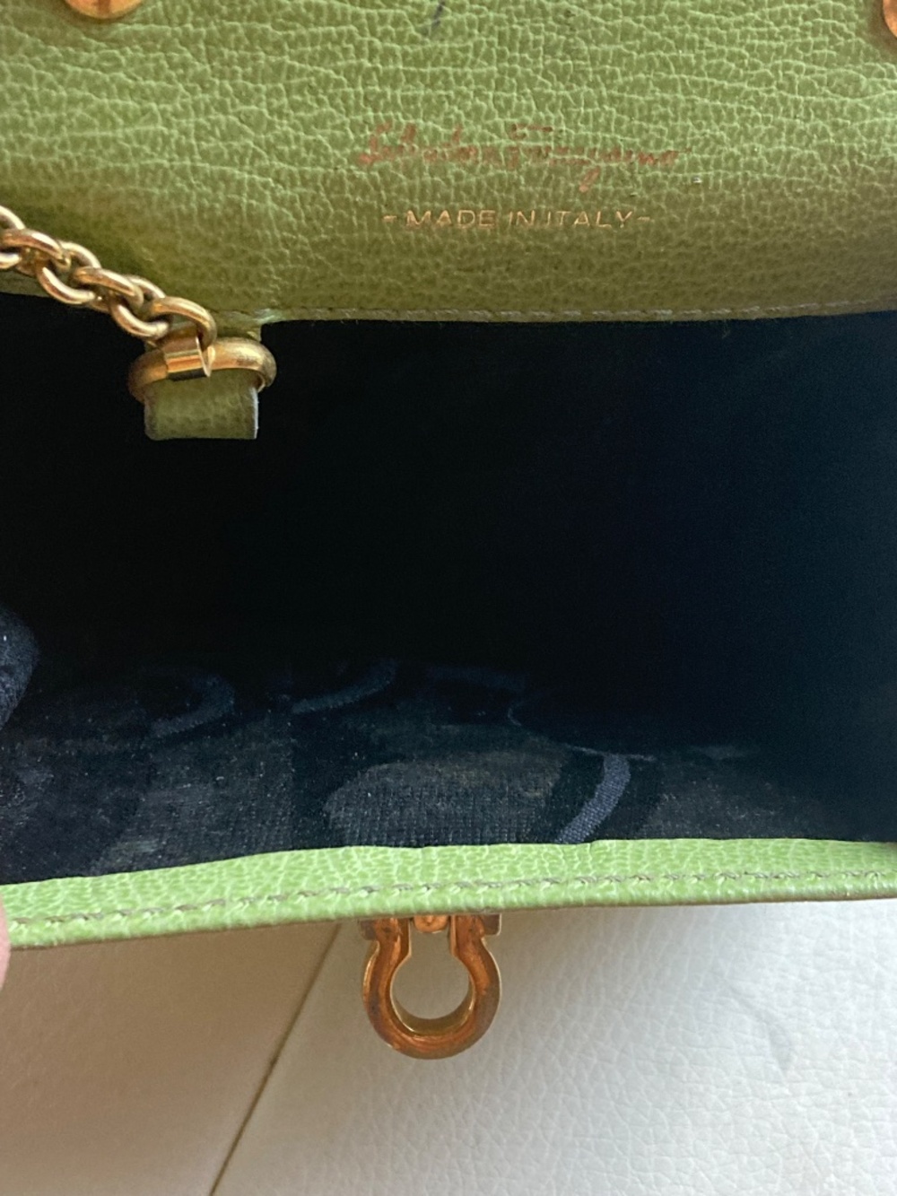 Salvatore Ferragamo CUTE tiny purse with gold chain - Picture 2 of 5